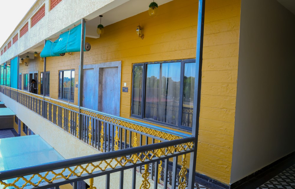 Your Perfect Getaway Awaits in road, near kamal nursery, Devnagar, Banseli, Pushkar, Rajasthan 305022 – Stay at Hotel Bright Wings Lounge & Retreat